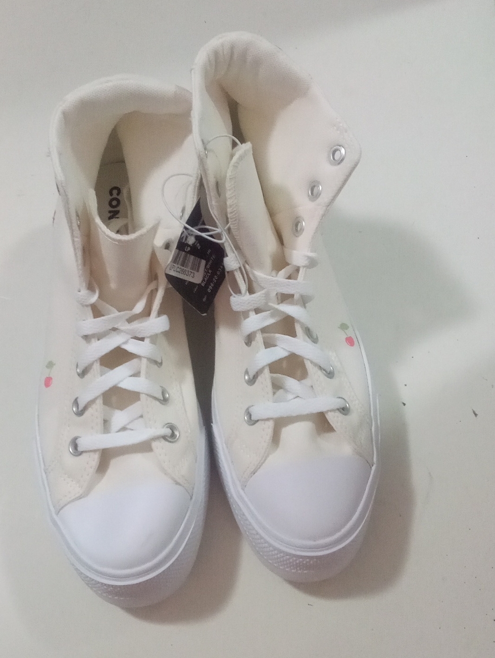 Converse All Star White High-Top Sneakers Sz 11 Fruit Accents NWT $75 - Picture 3 of 5